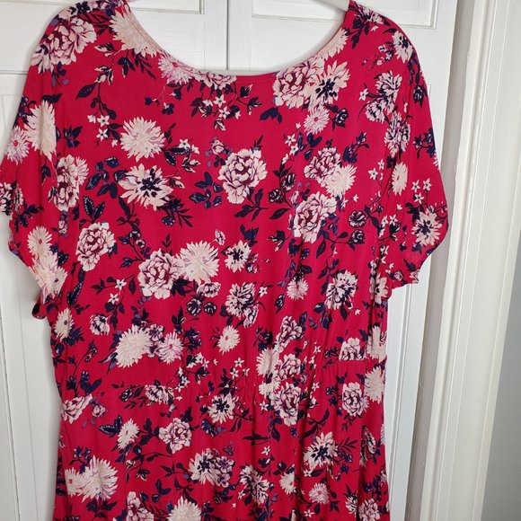 Beautiful! Torrid floral dress🌸. Size 2x - Picture 8 of 12